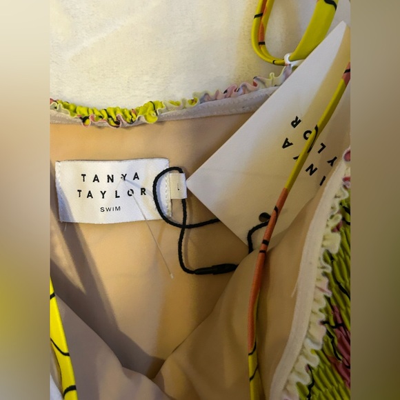 Tanya Taylor
Kendra Smocked One Piece size L - Picture 10 of 10